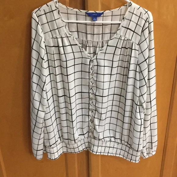 Apt. 9 Blouse - Picture 2 of 11